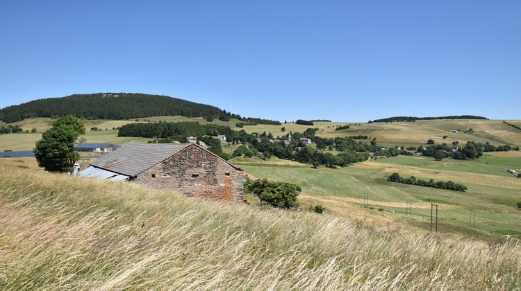 Ma-Cabane - Vente Maison CHAUDEYROLLES, 350 m²