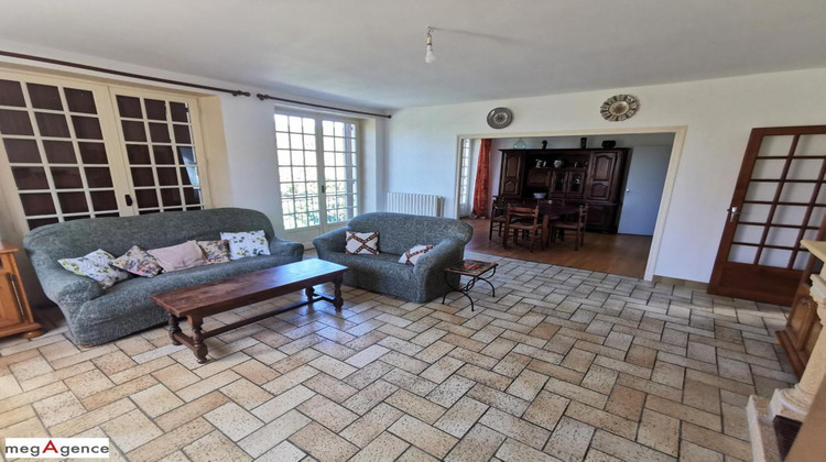 Ma-Cabane - Vente Maison CHAUMEIL, 186 m²