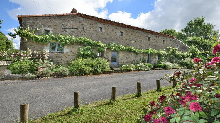 Ma-Cabane - Vente Maison CHAVAGNES EN PAILLERS, 360 m²