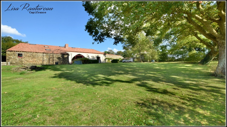 Ma-Cabane - Vente Maison CHAVAGNES EN PAILLERS, 360 m²
