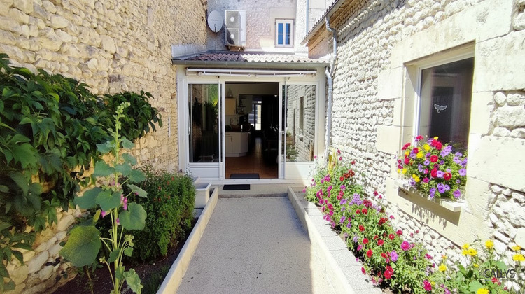 Ma-Cabane - Vente Maison Chenac-Saint-Seurin-d'Uzet, 230 m²