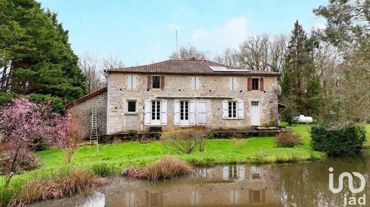 Ma-Cabane - Vente Maison Chepniers, 163 m²