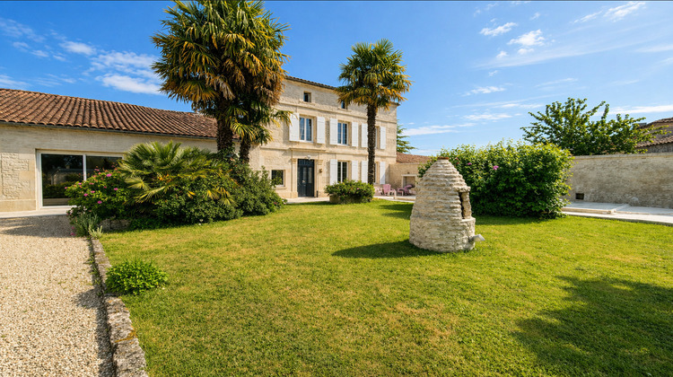 Ma-Cabane - Vente Maison CHERVES-RICHEMONT, 320 m²
