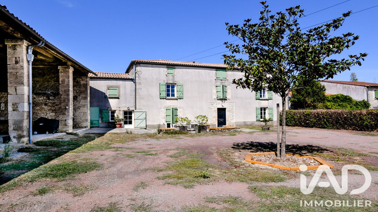 Ma-Cabane - Vente Maison Cherveux, 242 m²