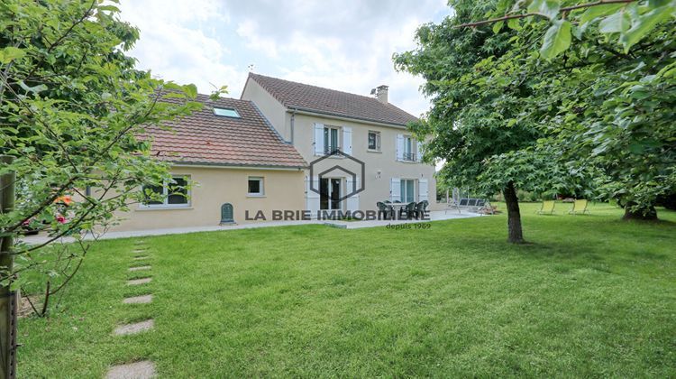 Ma-Cabane - Vente Maison CHEVRY-COSSIGNY, 191 m²