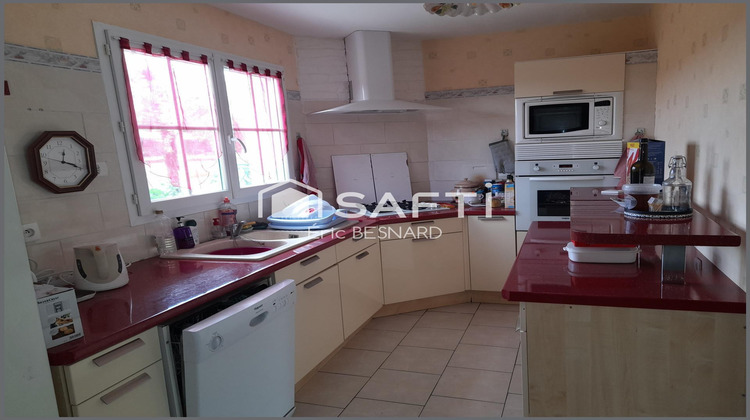 Ma-Cabane - Vente Maison Cinais, 215 m²