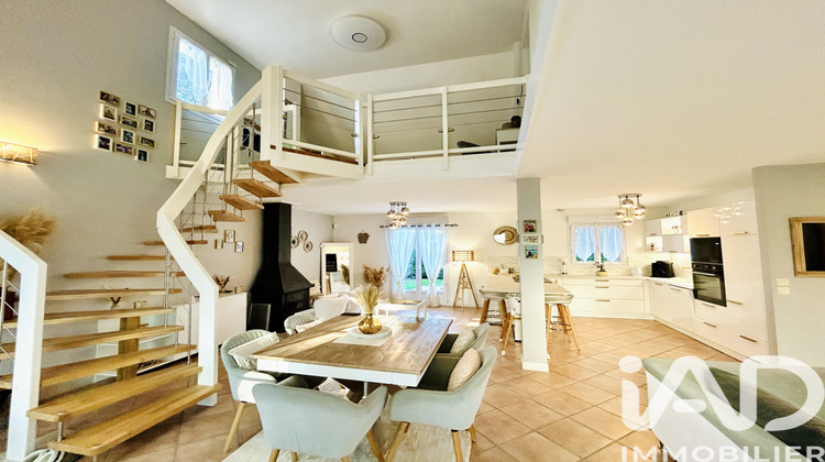 Ma-Cabane - Vente Maison Cléré-les-Pins, 178 m²