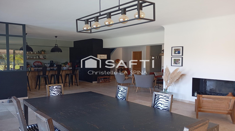 Ma-Cabane - Vente Maison Collias, 360 m²