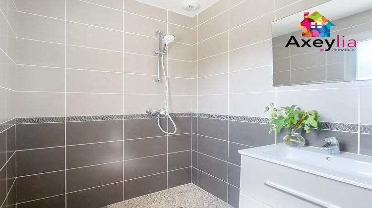 Ma-Cabane - Vente Maison Commelle-Vernay, 105 m²