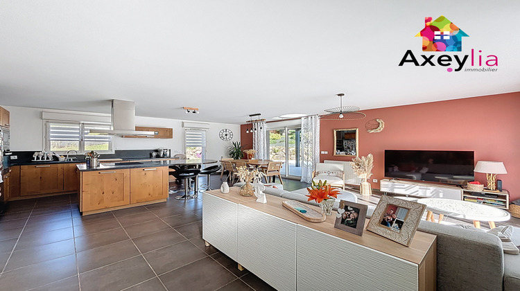 Ma-Cabane - Vente Maison Commelle-Vernay, 117 m²