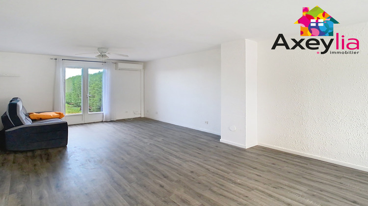 Ma-Cabane - Vente Maison Commelle-Vernay, 104 m²