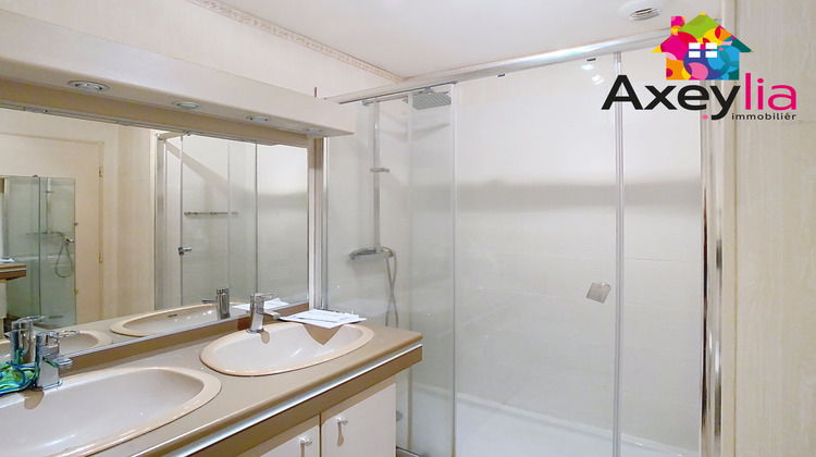 Ma-Cabane - Vente Maison Commelle-Vernay, 104 m²