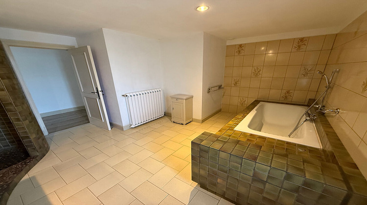 Ma-Cabane - Vente Maison COMMELLE-VERNAY, 235 m²