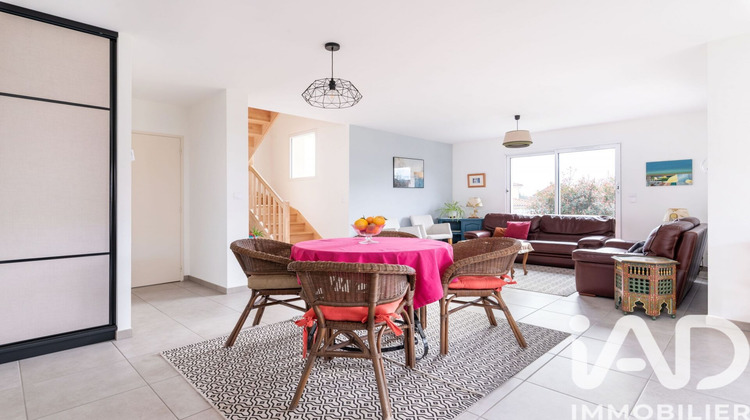 Ma-Cabane - Vente Maison Commelle-Vernay, 123 m²