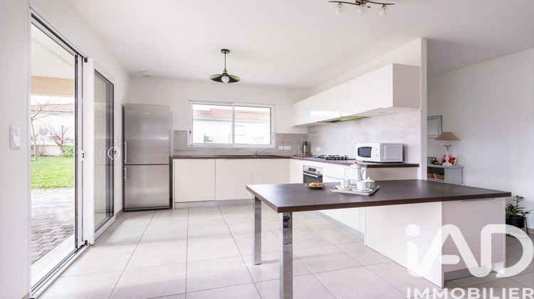 Ma-Cabane - Vente Maison Commelle-Vernay, 123 m²