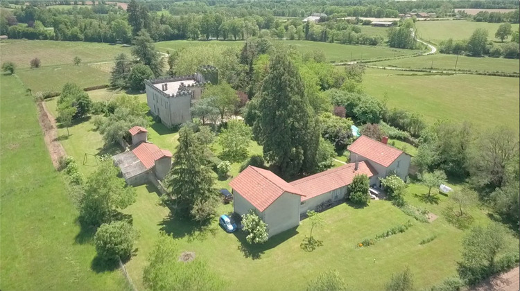 Ma-Cabane - Vente Maison CONFOLENS, 600 m²