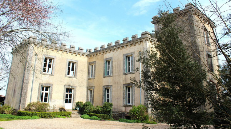 Ma-Cabane - Vente Maison CONFOLENS, 600 m²