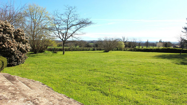 Ma-Cabane - Vente Maison CONFOLENS, 600 m²