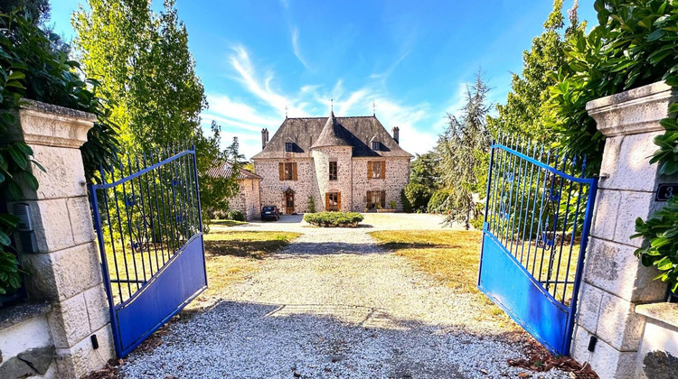 Ma-Cabane - Vente Maison CONFOLENS, 436 m²