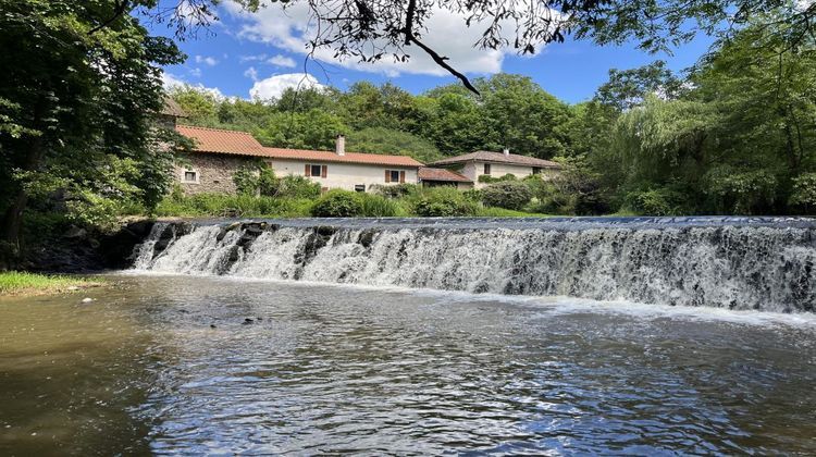 Ma-Cabane - Vente Maison CONFOLENS, 261 m²