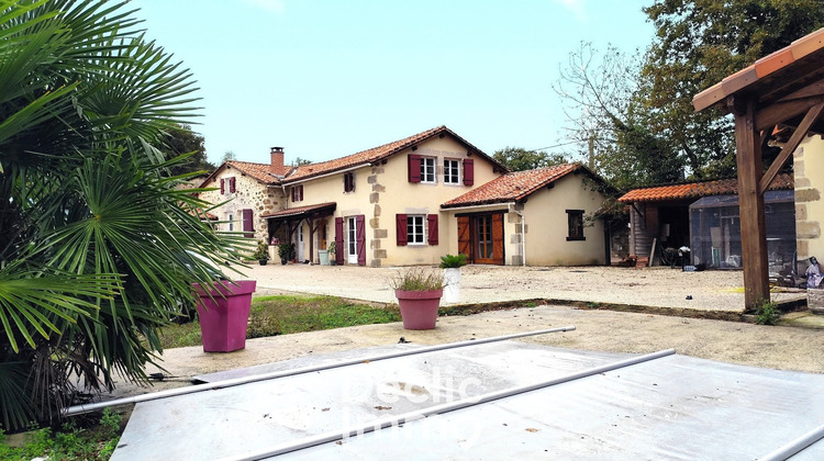 Ma-Cabane - Vente Maison CONFOLENS, 190 m²