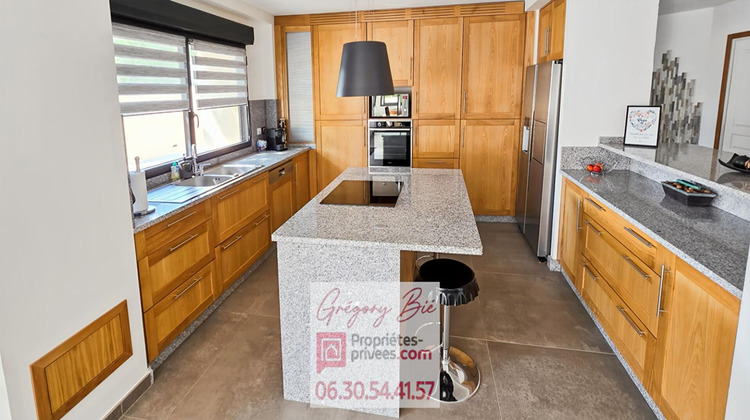 Ma-Cabane - Vente Maison COULOMMIERS, 270 m²