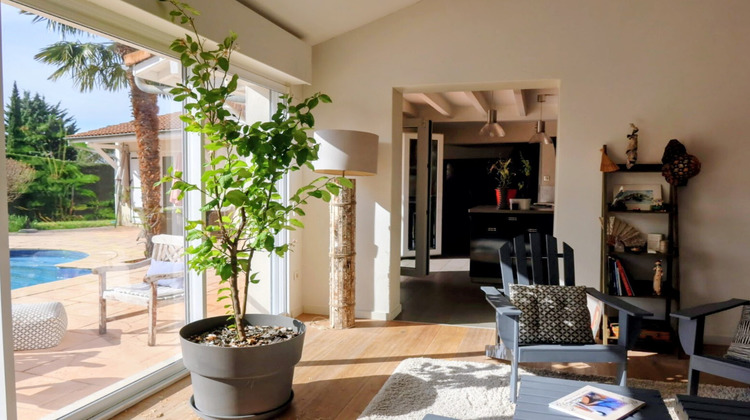 Ma-Cabane - Vente Maison COURNON-D'AUVERGNE, 206 m²