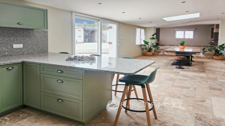 Ma-Cabane - Vente Maison Crécy-la-Chapelle, 250 m²