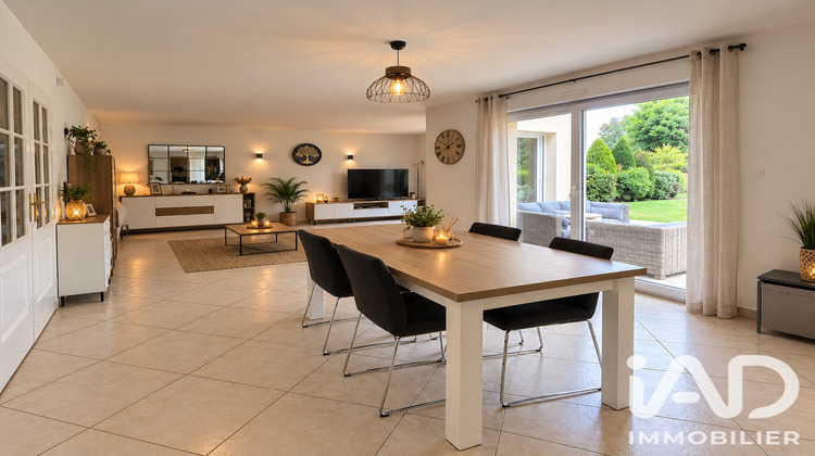 Ma-Cabane - Vente Maison Crécy-la-Chapelle, 200 m²