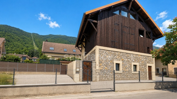 Ma-Cabane - Vente Maison CROZET, 198 m²