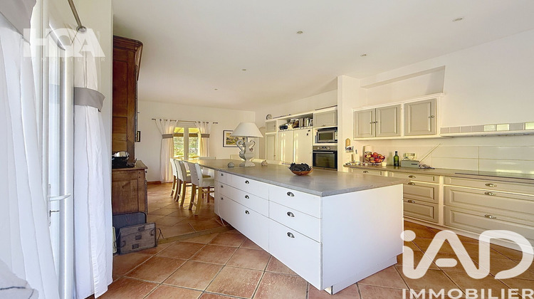 Ma-Cabane - Vente Maison Cuers, 285 m²