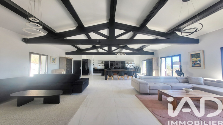 Ma-Cabane - Vente Maison Cuers, 237 m²