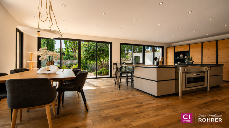 Ma-Cabane - Vente Maison CUERS, 211 m²