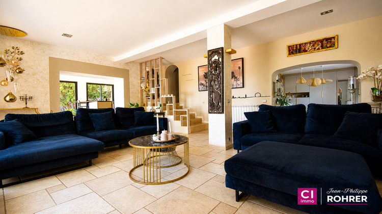 Ma-Cabane - Vente Maison CUERS, 211 m²