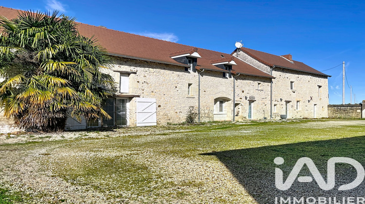 Ma-Cabane - Vente Maison Dangé-Saint-Romain, 257 m²