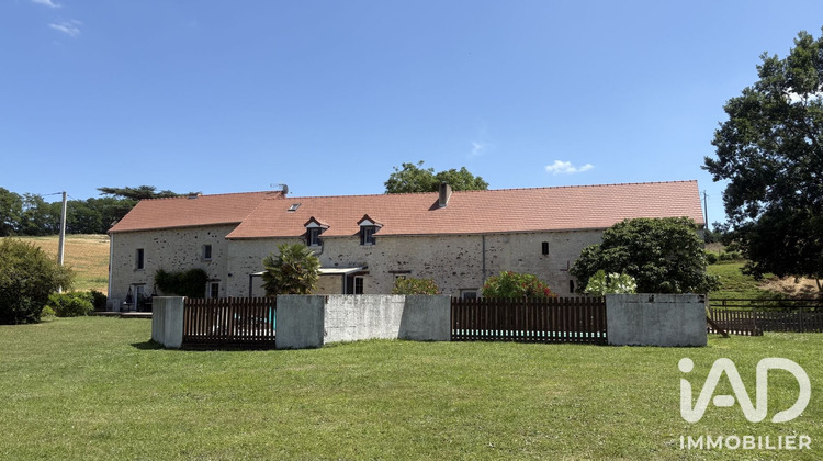 Ma-Cabane - Vente Maison Dangé-Saint-Romain, 263 m²