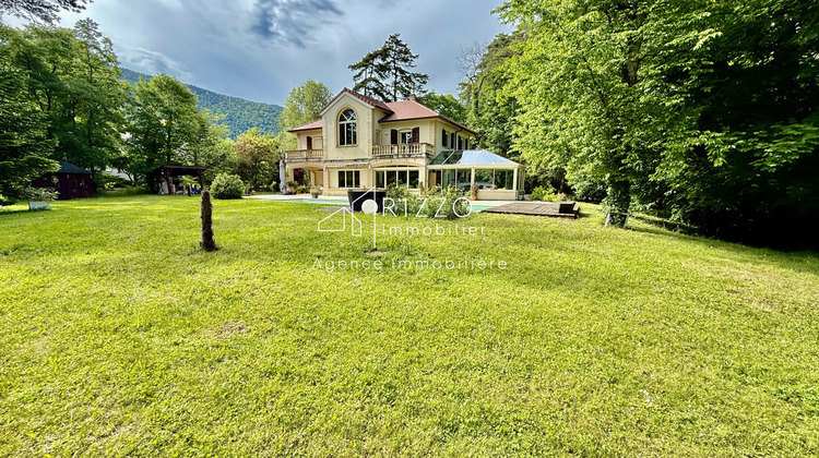 Ma-Cabane - Vente Maison Divonne-les-Bains, 302 m²