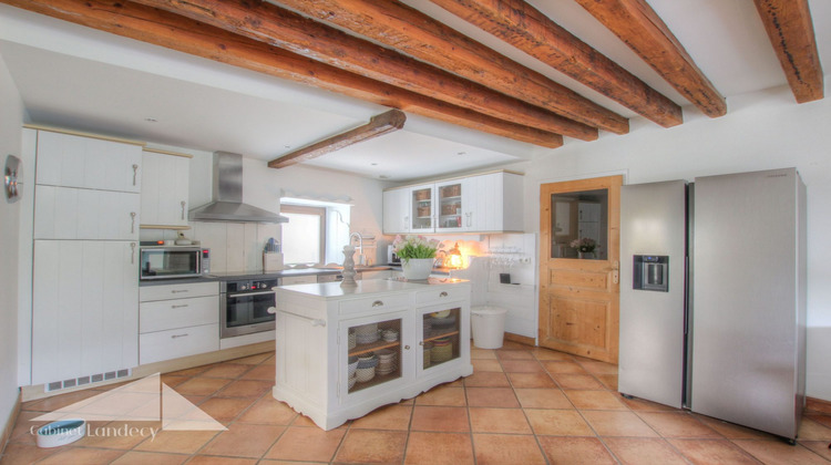 Ma-Cabane - Vente Maison Divonne-les-Bains, 242 m²