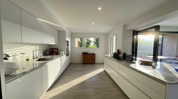 Ma-Cabane - Vente Maison Divonne-les-Bains, 189 m²