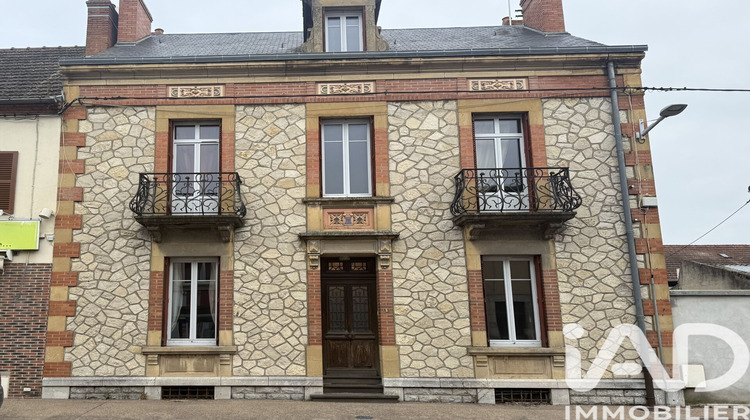 Ma-Cabane - Vente Maison Dompierre-sur-Besbre, 195 m²