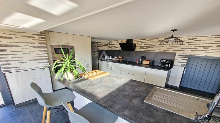 Ma-Cabane - Vente Maison DOUE-LA-FONTAINE, 227 m²