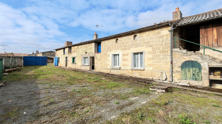 Ma-Cabane - Vente Maison DOUE-LA-FONTAINE, 80 m²