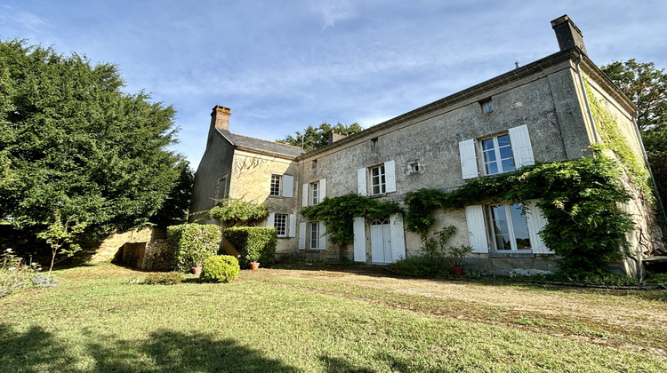 Ma-Cabane - Vente Maison Doué-la-Fontaine, 220 m²