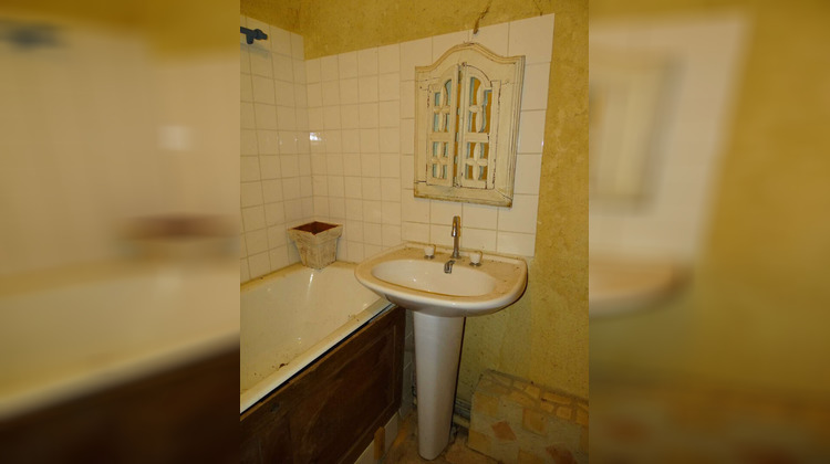 Ma-Cabane - Vente Maison EGLISE-NEUVE-D'ISSAC, 79 m²