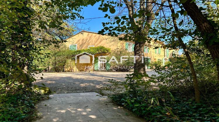 Ma-Cabane - Vente Maison Entraigues-sur-la-Sorgue, 632 m²