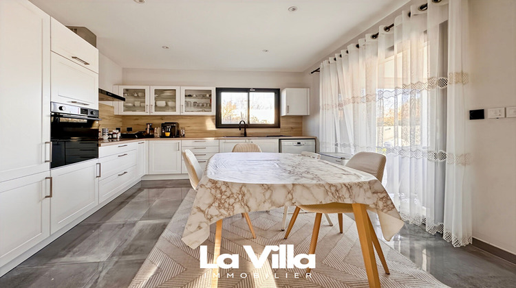 Ma-Cabane - Vente Maison ENTRAIGUES-SUR-LA-SORGUE, 122 m²