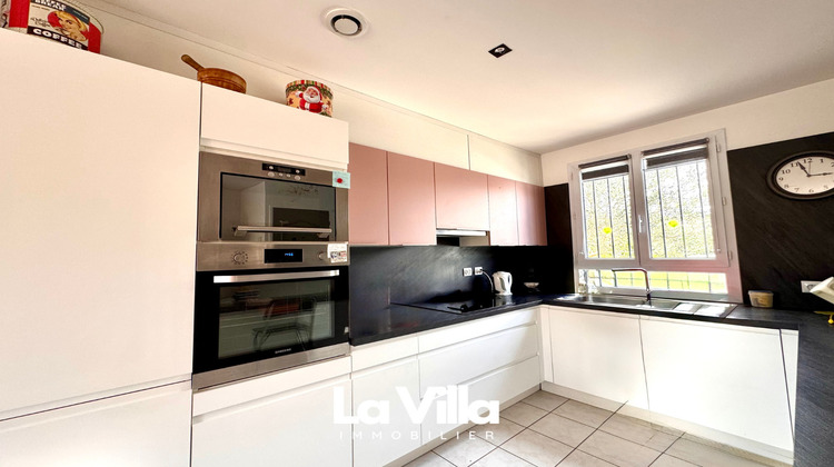 Ma-Cabane - Vente Maison ENTRAIGUES-SUR-LA-SORGUE, 85 m²