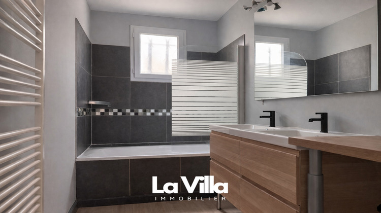 Ma-Cabane - Vente Maison ENTRAIGUES-SUR-LA-SORGUE, 85 m²