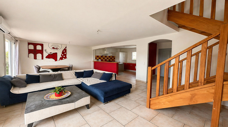 Ma-Cabane - Vente Maison ENTRAIGUES-SUR-LA-SORGUE, 95 m²