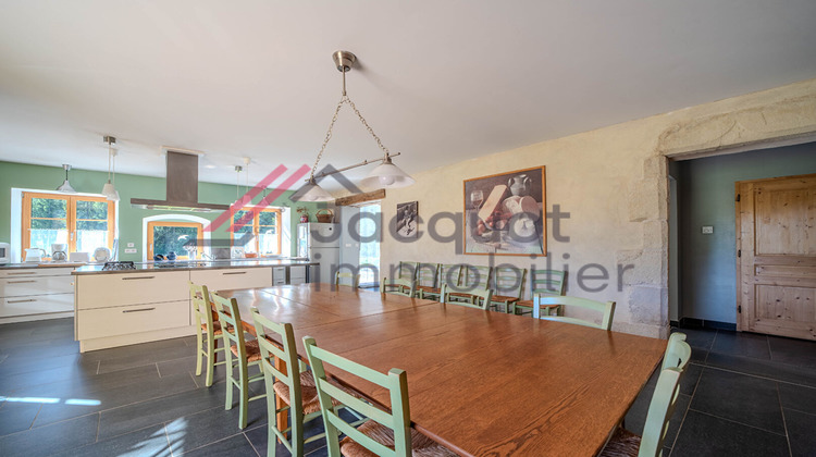 Ma-Cabane - Vente Maison ENTRE-DEUX-MONTS, 300 m²